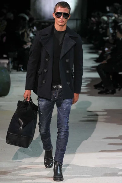 Look 29